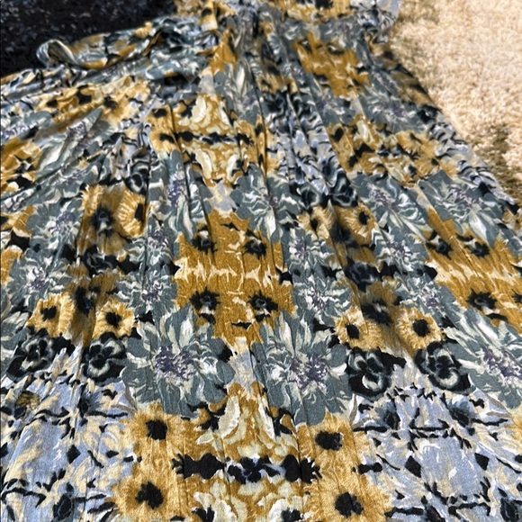 Shawl, Stole, Scarf, Wrap Floral Patterned Navy Blue with Golden Hues 22" x 84" - Picture 3 of 6